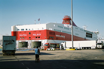 piraeus port - minoan lines