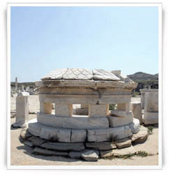ancient-agora-at-delos-island-greece