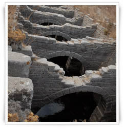 ruins-of-ancient-delos-in-delos-island-greece