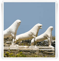 terrace-of-lions-in-mykonos-island-greece