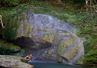 kithira beaches - Falls in Milopotamos