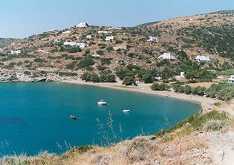 sifnos beaches - chrisopiggi beach