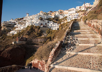 amoudi santorini - walk to amoudi