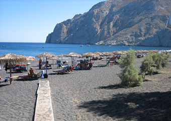 kamari santorini - kamari beach