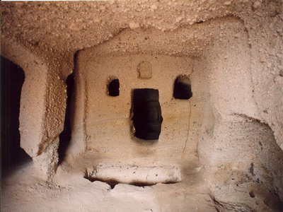 catacombs milos island 