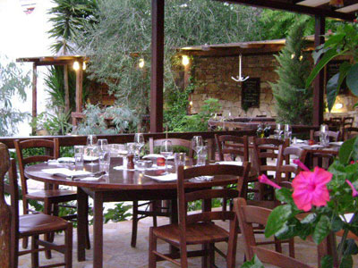 carnayo restaurant paxi