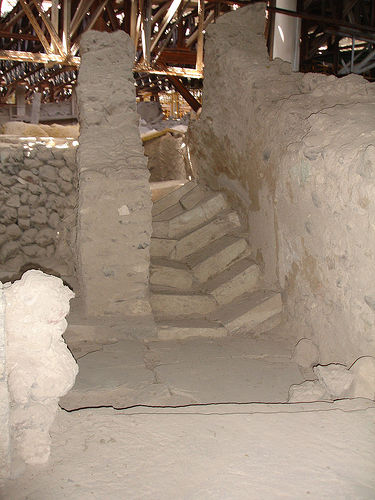 akrotiri archaeological site - ruins akrotiri