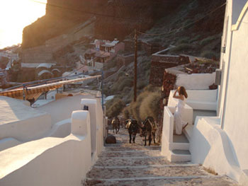 santorini hiking - amoudi hiking